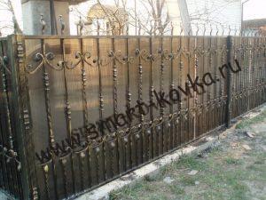 кованый забор из поликарбоната