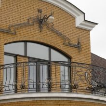 Кованые перила на балкон