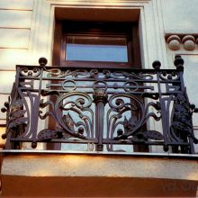 Кованые перила на балкон