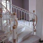 Кованые перила белые, светлые