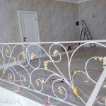 Кованые перила белые, светлые