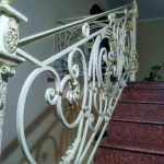 Кованые перила белые, светлые