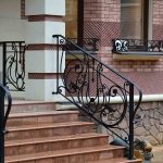 Кованые перила для крыльца