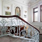 Кованые перила белые, светлые